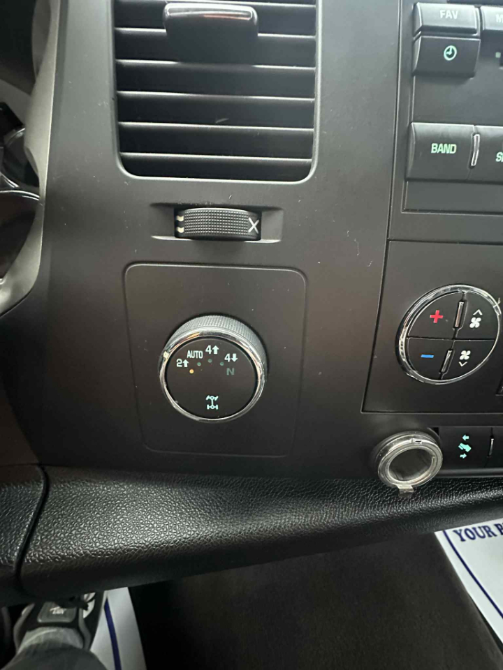 Chevrolet Silverado 1500 LT Crew Cab 4WD 2011