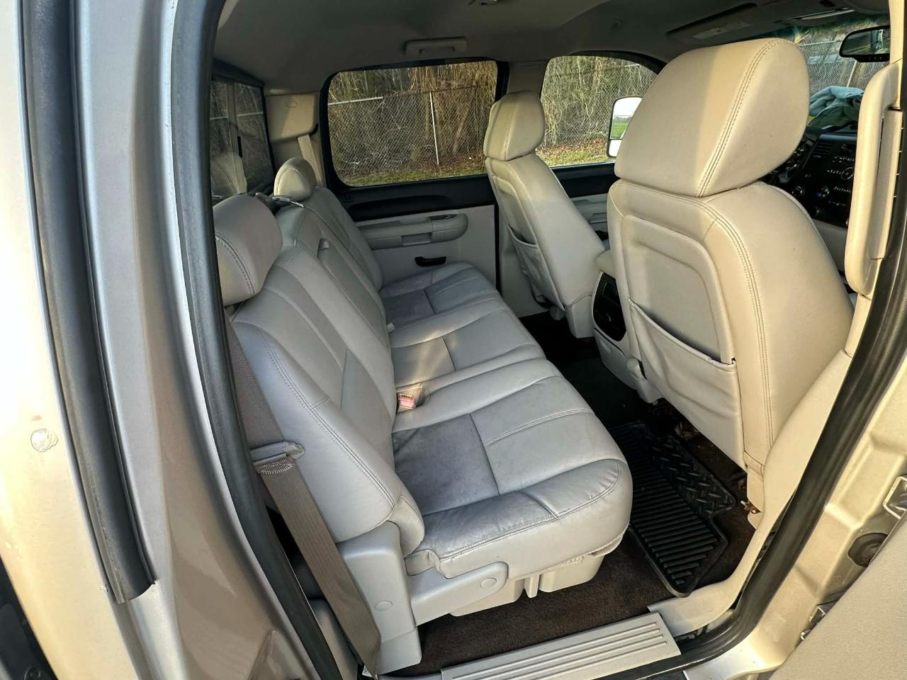 Chevrolet Silverado 3500HD Work Truck Crew Cab DRW 4WD 2008