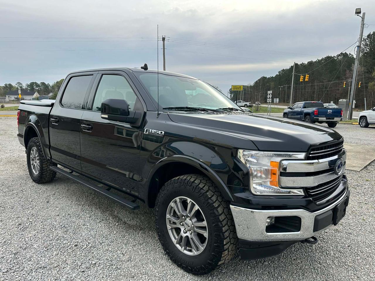 Ford F-150 4WD SuperCrew 150" Lariat 2019