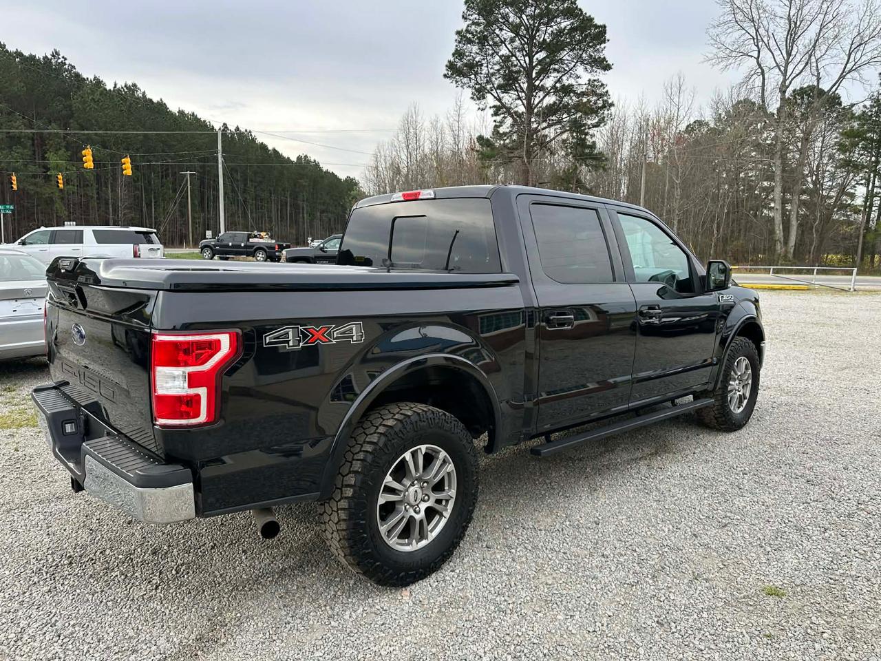 Ford F-150 4WD SuperCrew 150" Lariat 2019