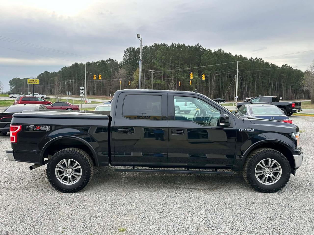 Ford F-150 4WD SuperCrew 150" Lariat 2019
