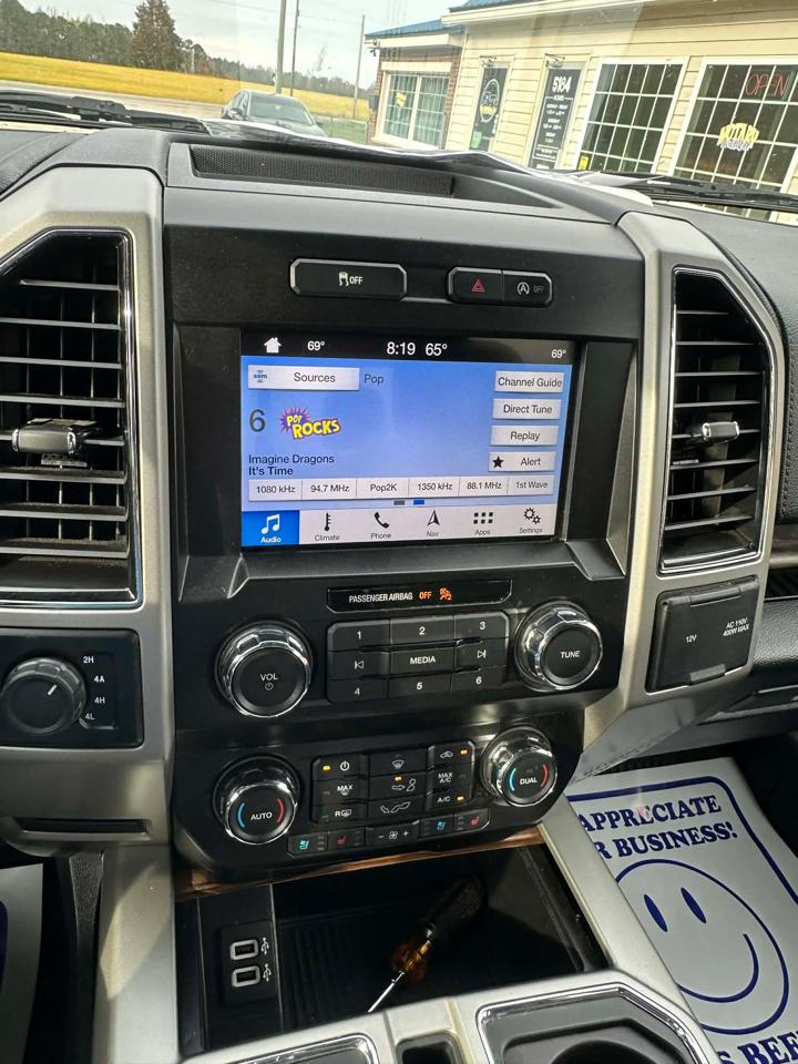 Ford F-150 4WD SuperCrew 150" Lariat 2019