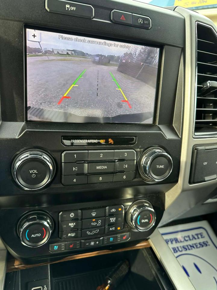 Ford F-150 4WD SuperCrew 150" Lariat 2019