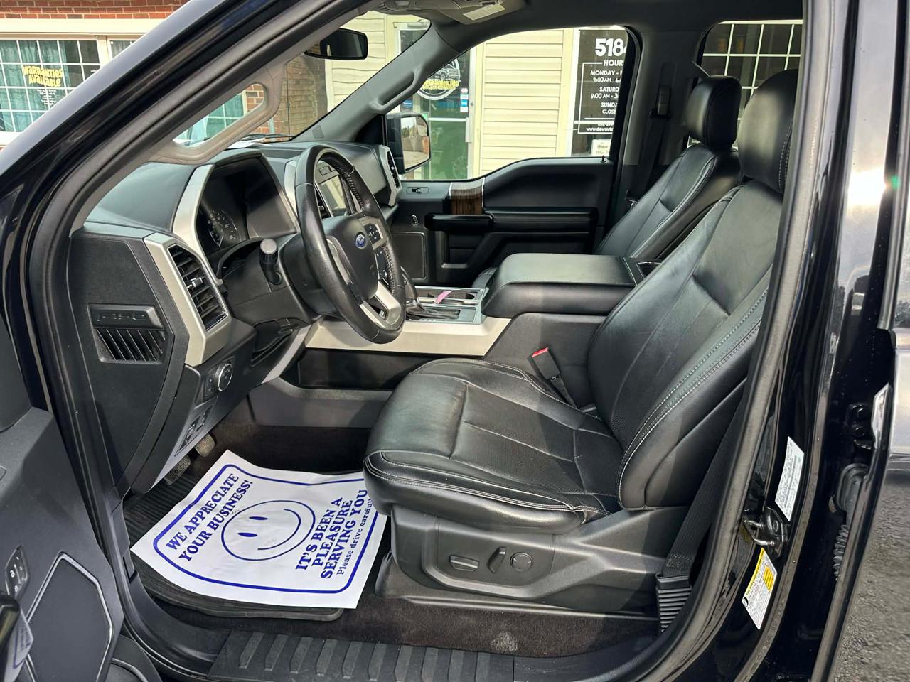 Ford F-150 4WD SuperCrew 150" Lariat 2019