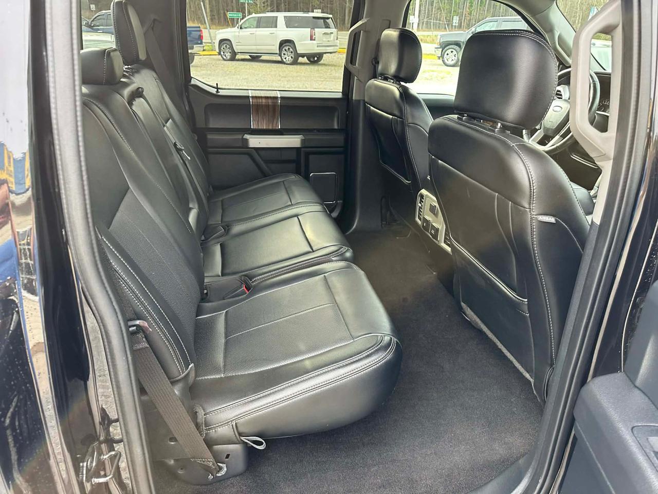 Ford F-150 4WD SuperCrew 150" Lariat 2019