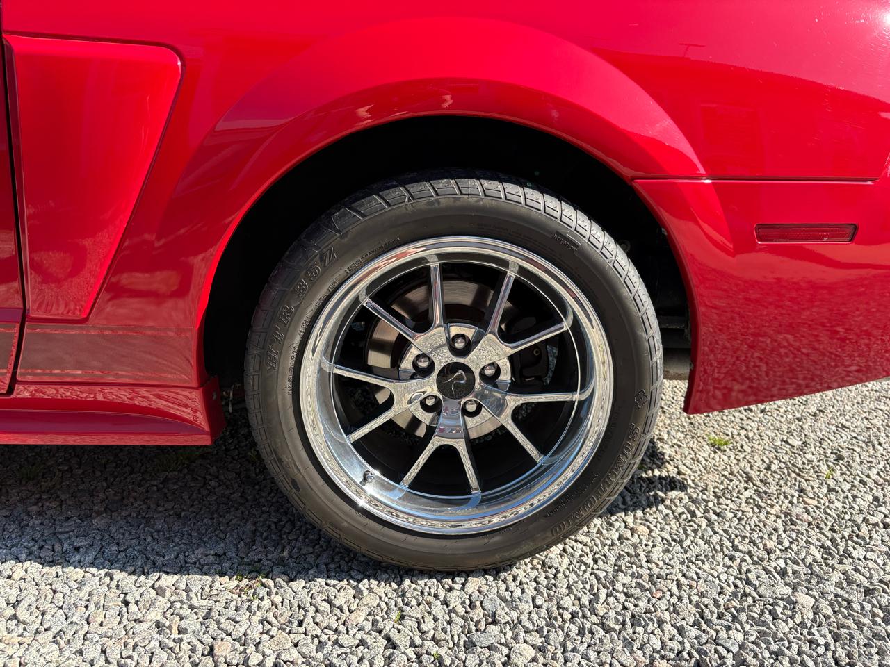 Ford Mustang GT Deluxe Coupe 2003