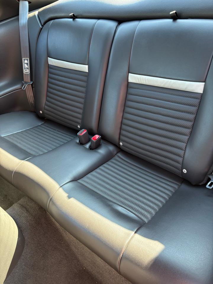 Ford Mustang GT Deluxe Coupe 2003