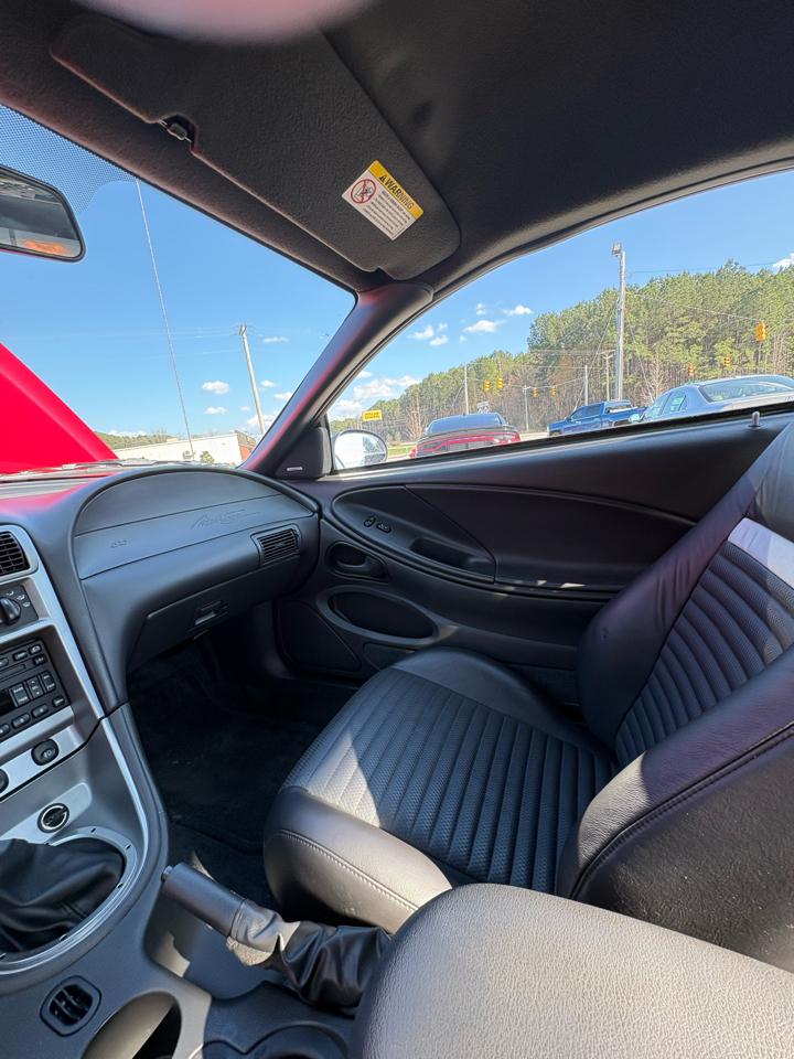 Ford Mustang GT Deluxe Coupe 2003