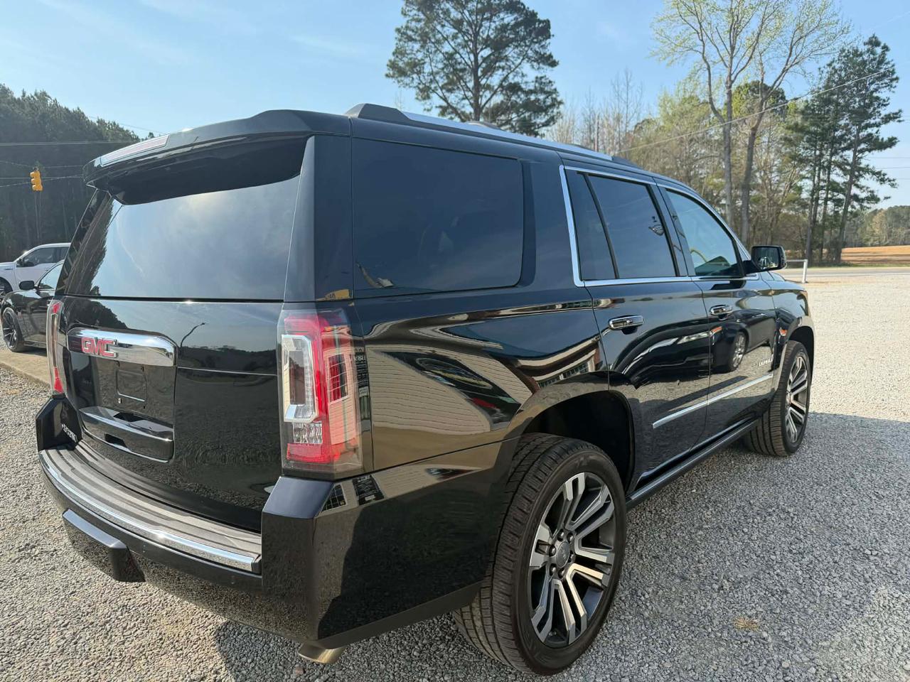 GMC Yukon Denali 4WD 2017