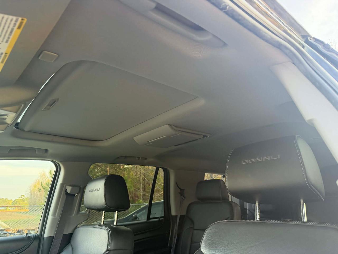 GMC Yukon Denali 4WD 2017