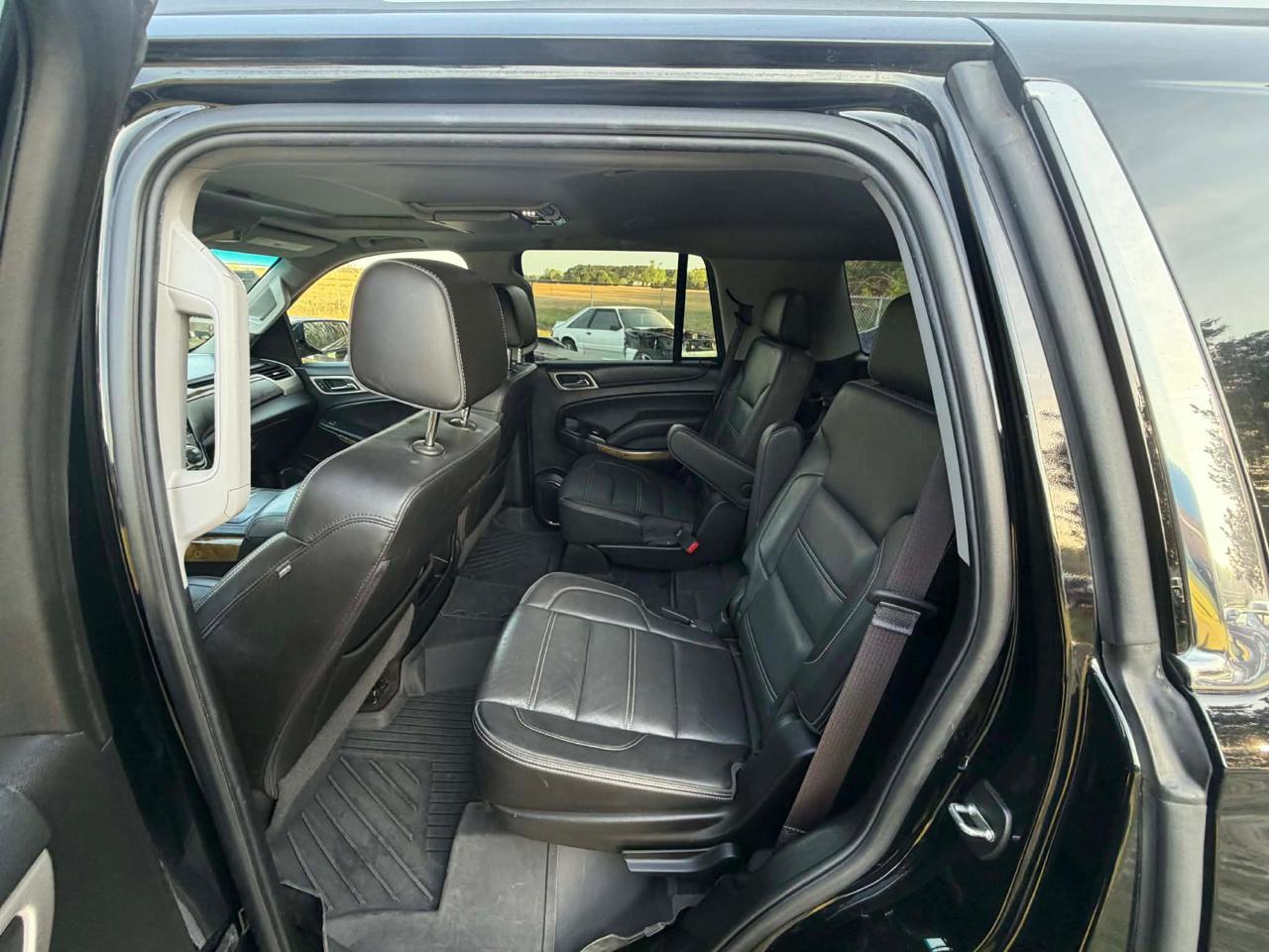 GMC Yukon Denali 4WD 2017