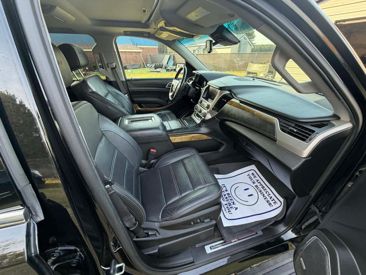 GMC Yukon Denali 4WD 2017