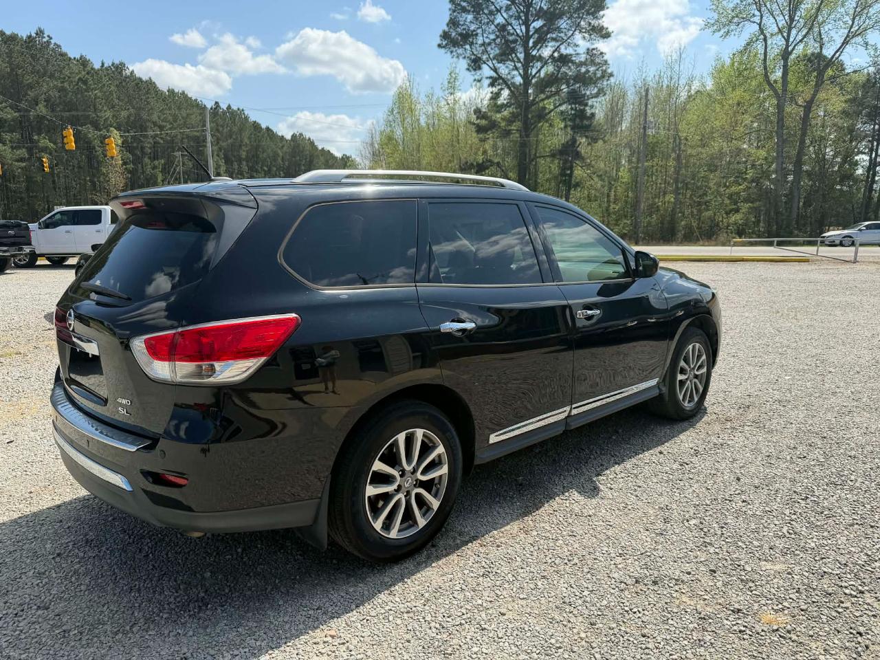 Nissan Pathfinder S 4WD 2014
