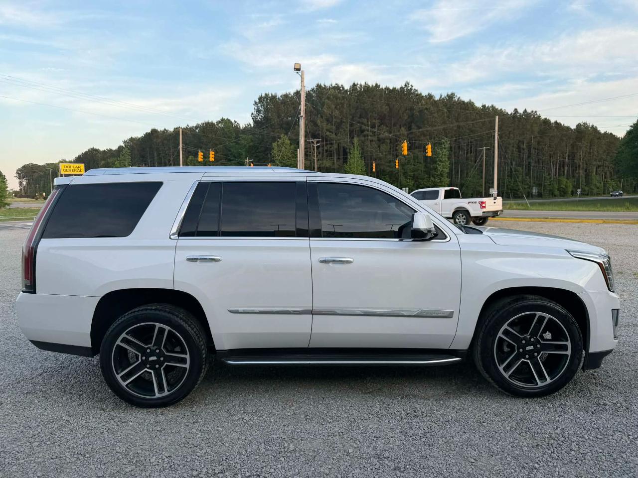 Cadillac Escalade Luxury 4WD 2016