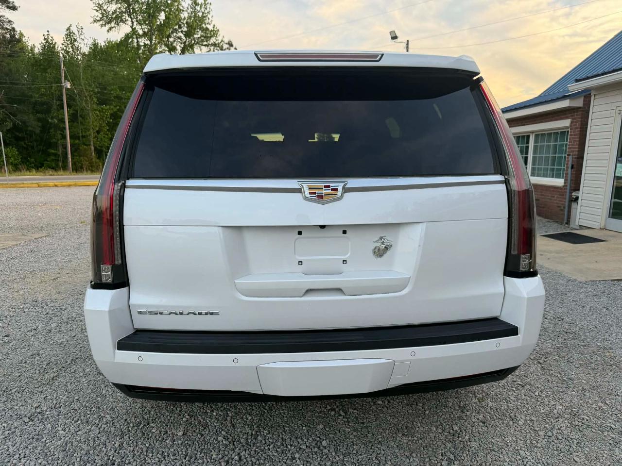 Cadillac Escalade Luxury 4WD 2016