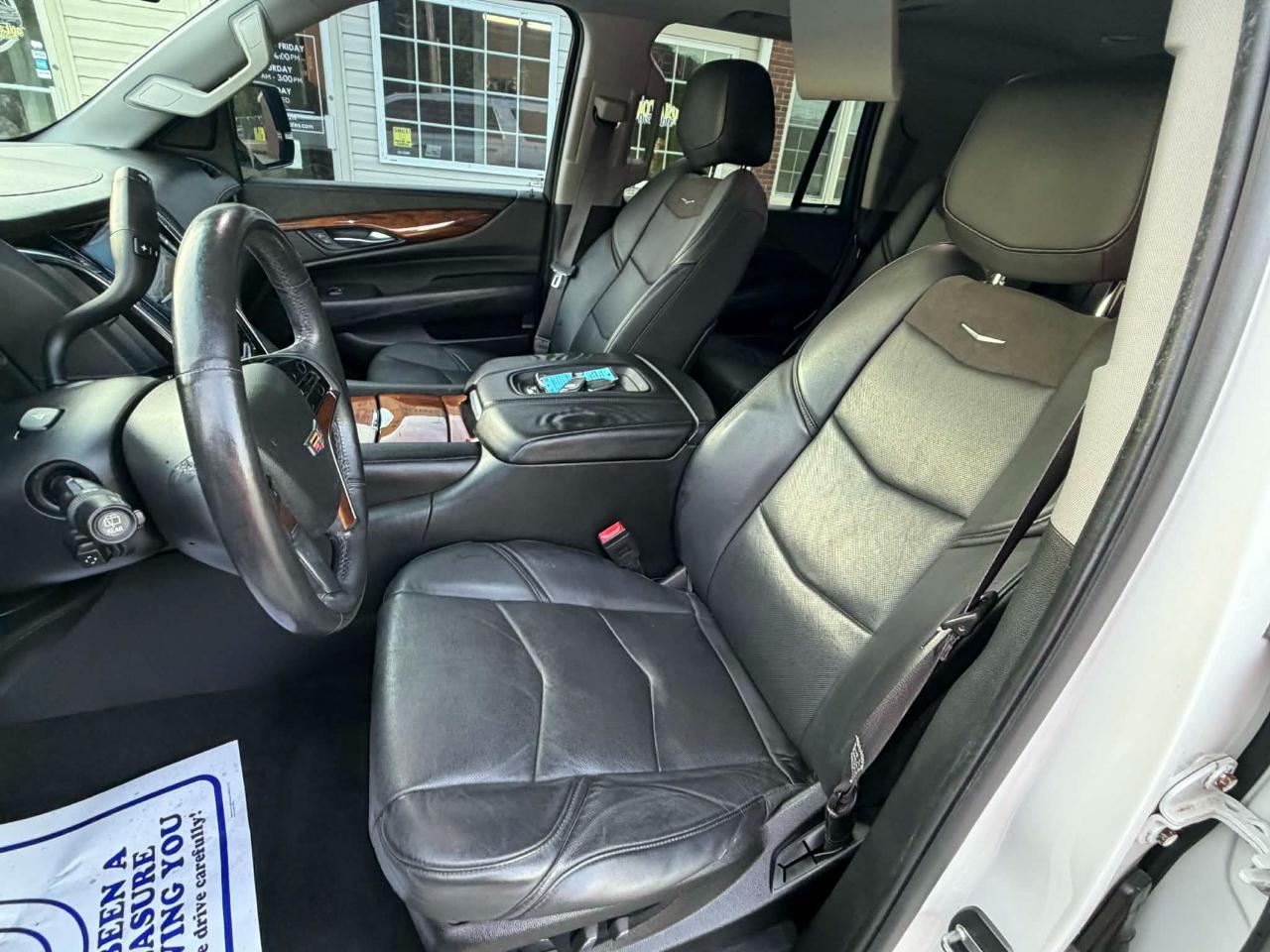 Cadillac Escalade Luxury 4WD 2016