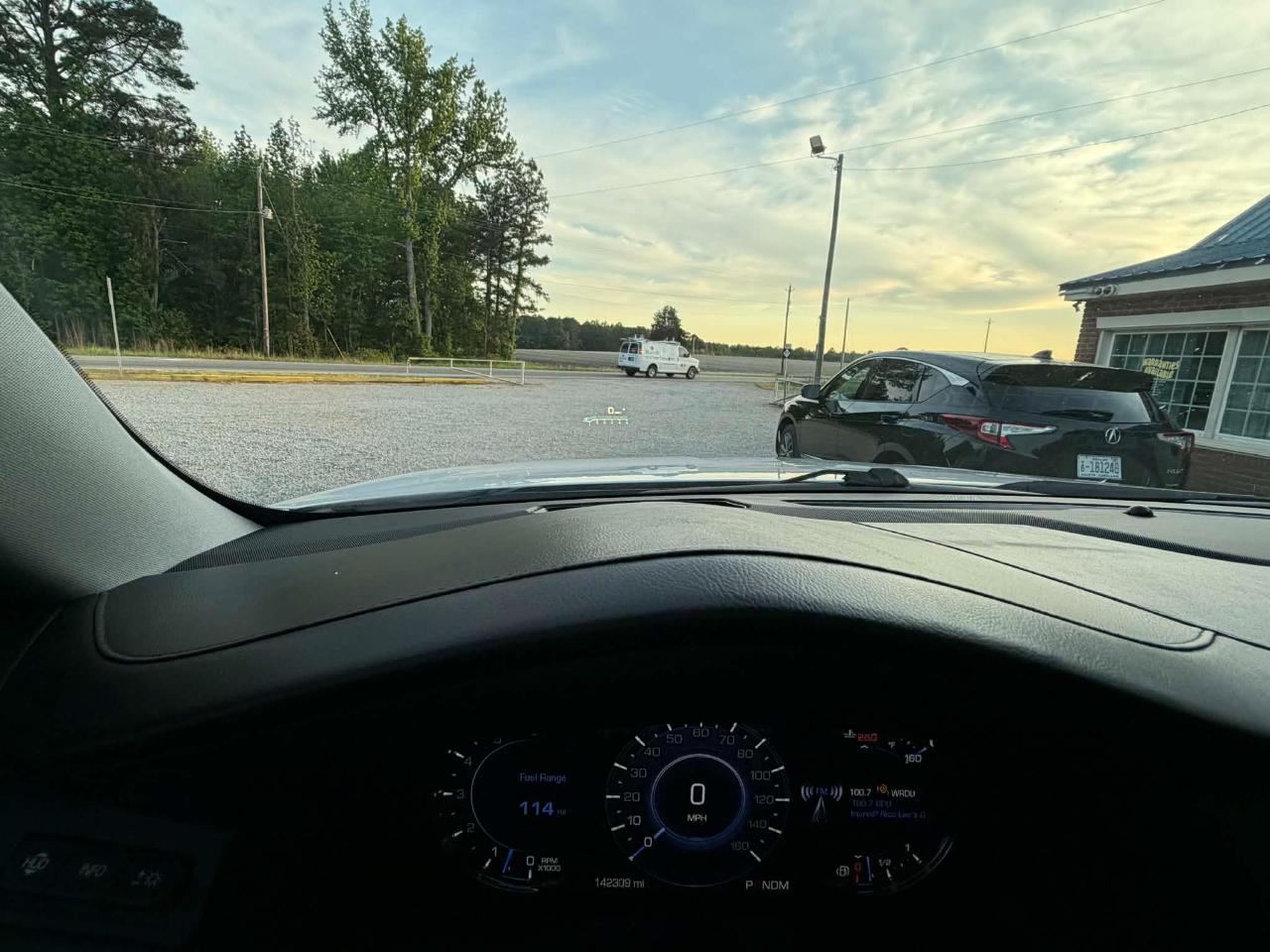 Cadillac Escalade Luxury 4WD 2016