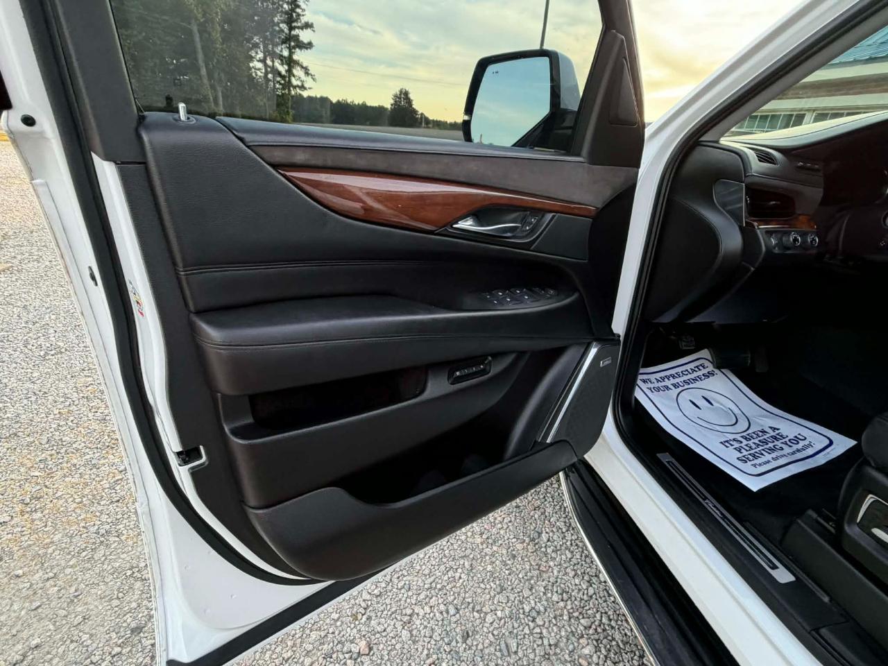 Cadillac Escalade Luxury 4WD 2016