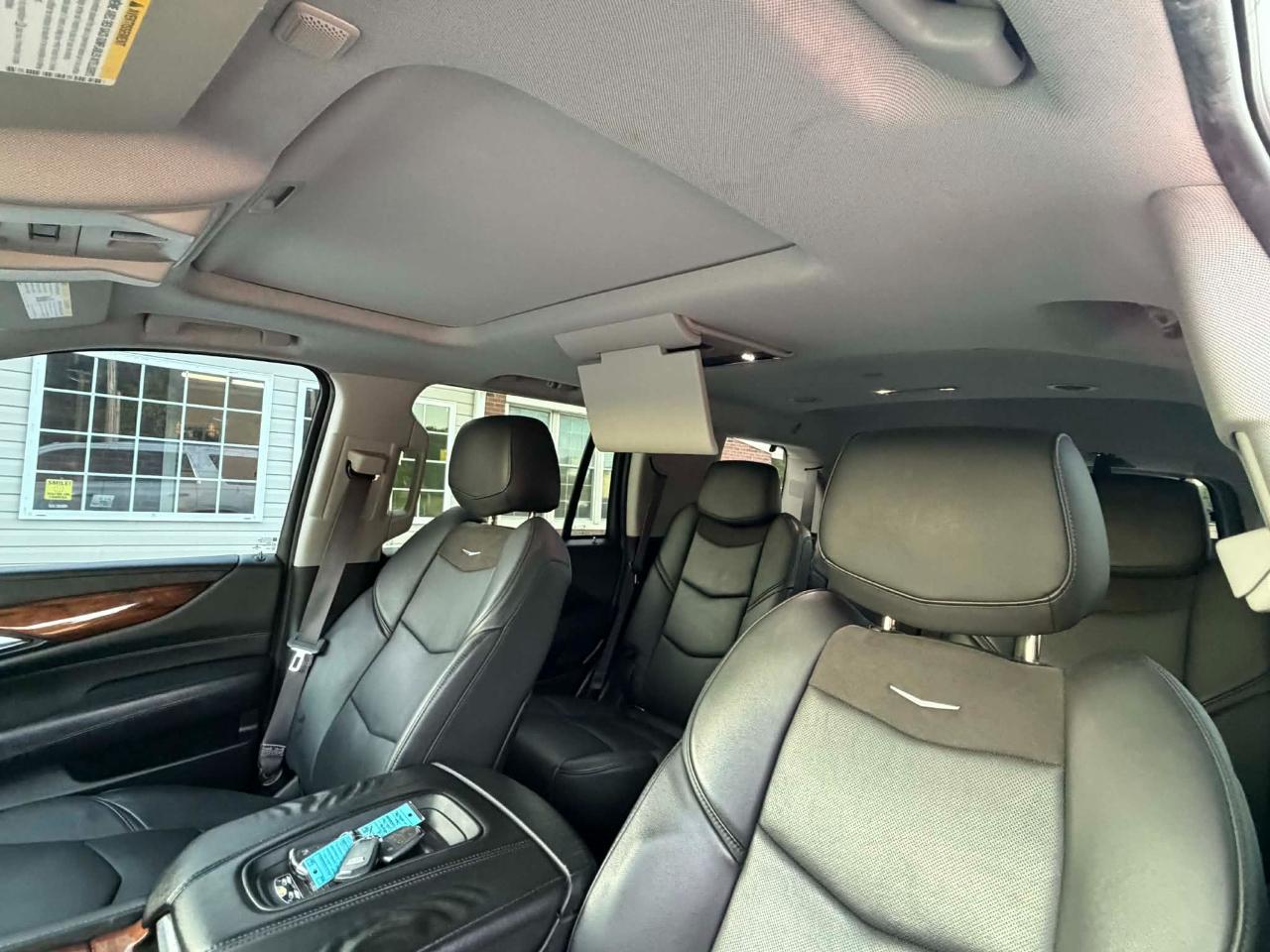 Cadillac Escalade Luxury 4WD 2016