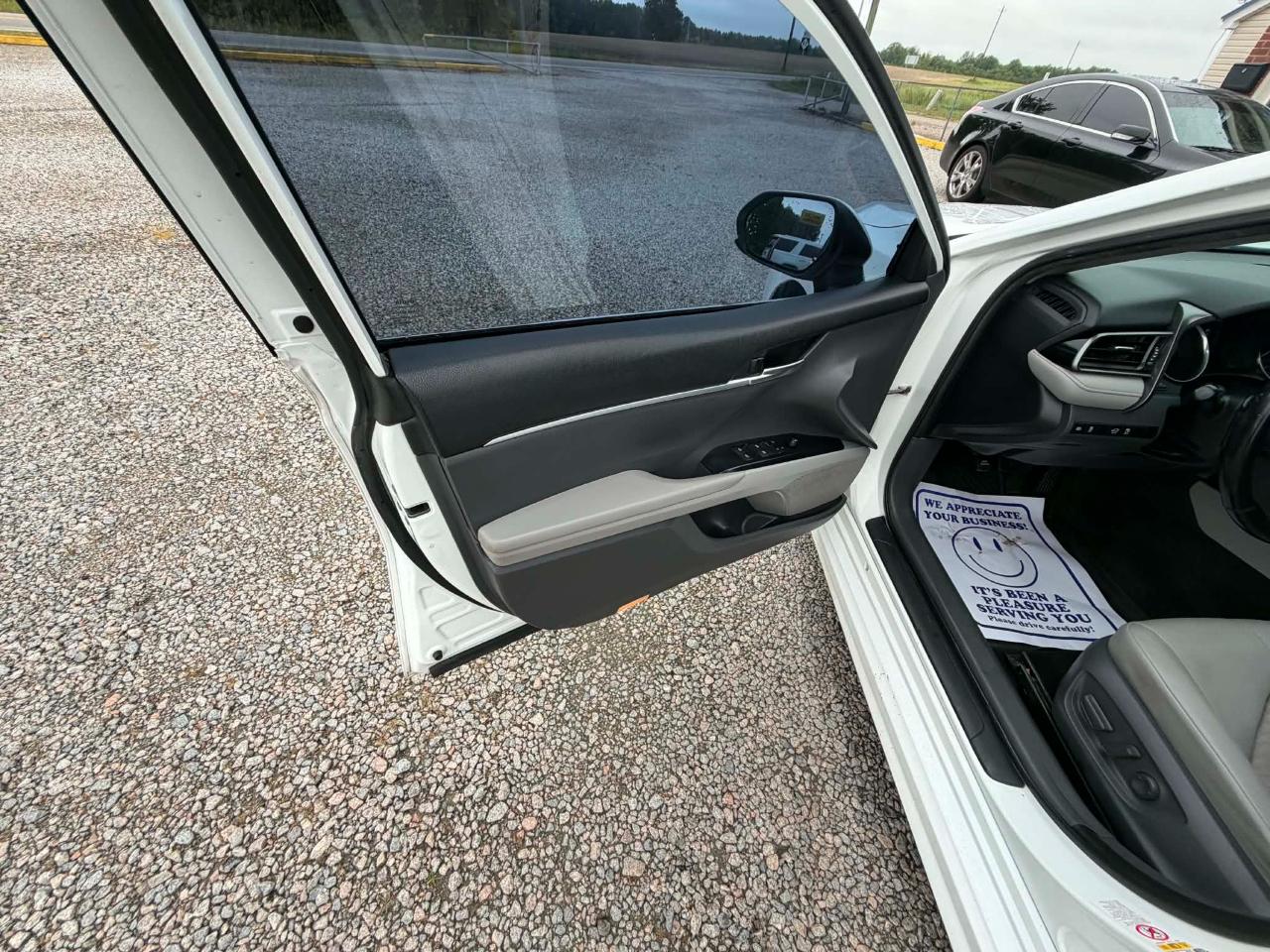 Toyota Camry XLE 2019