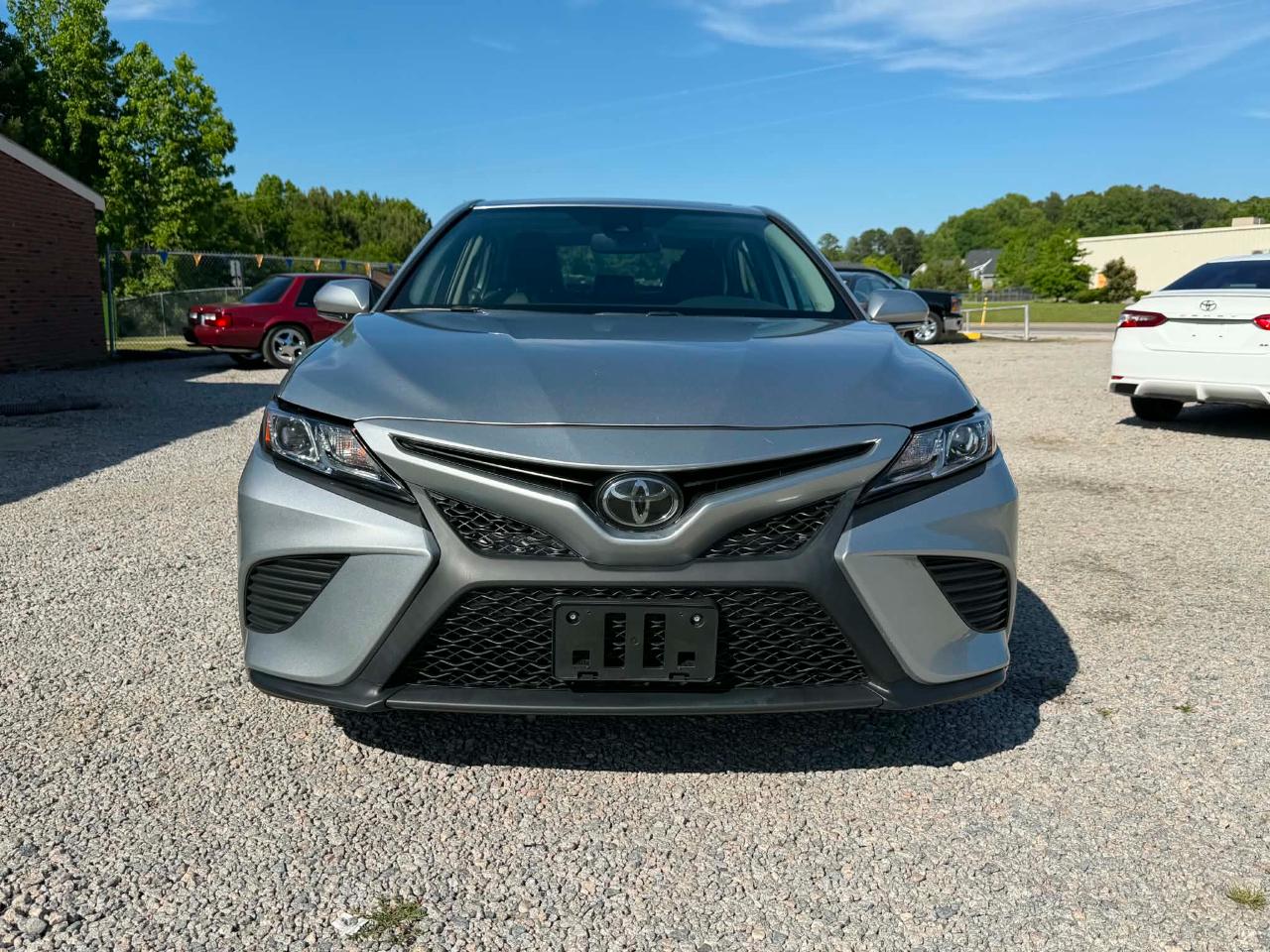 2019 Toyota Camry SE - Photo 7