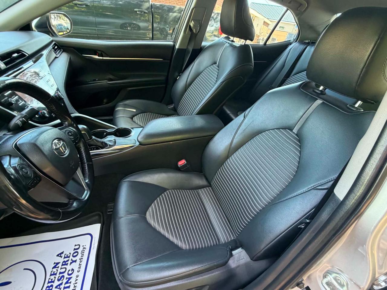 2019 Toyota Camry SE - Photo 12
