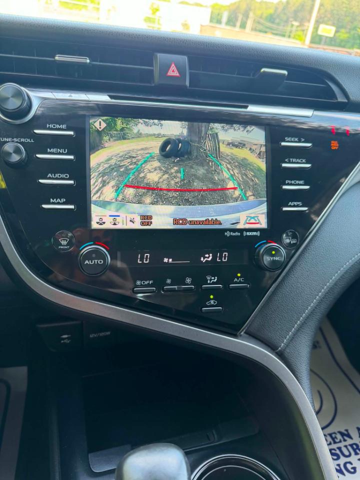 2019 Toyota Camry SE - Photo 17