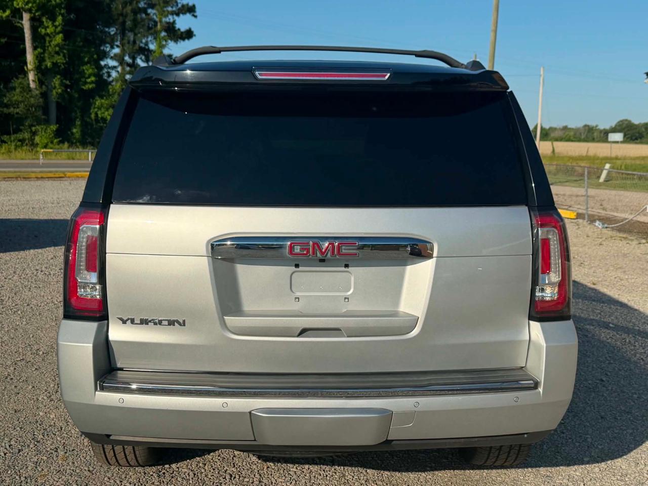 GMC Yukon Denali 4WD 2016