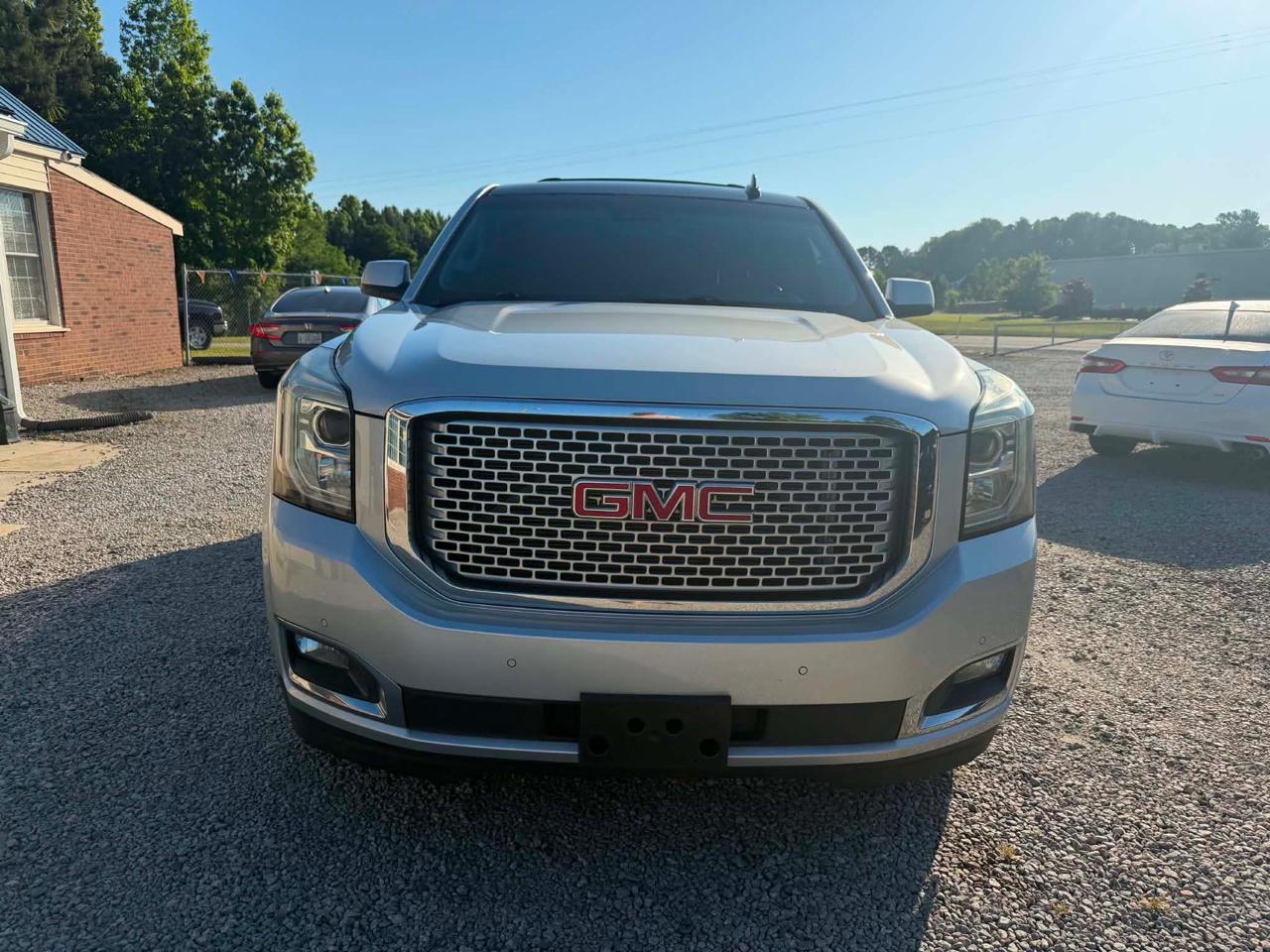 GMC Yukon Denali 4WD 2016