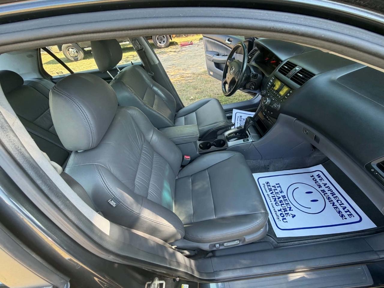 Honda Accord EX V-6 Sedan AT with Navigation System and XM Radi 2005