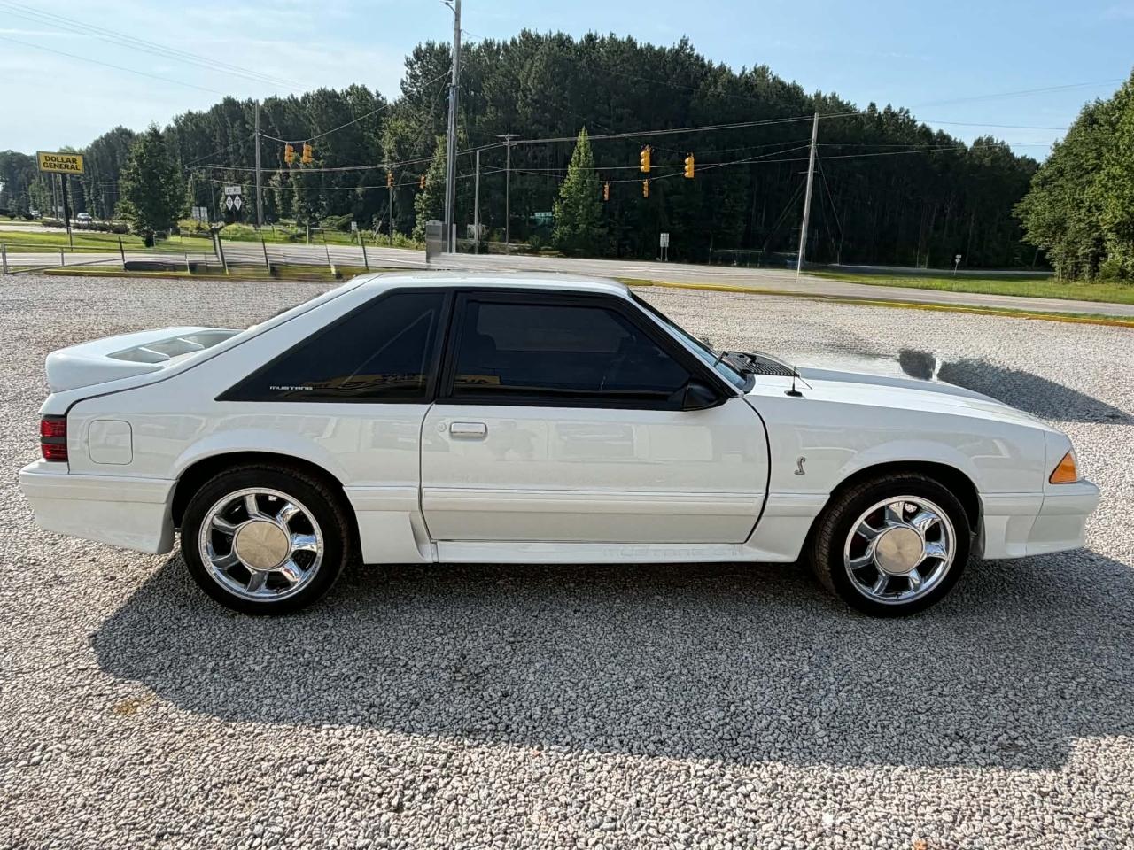 Ford Mustang GT hatchback 1991