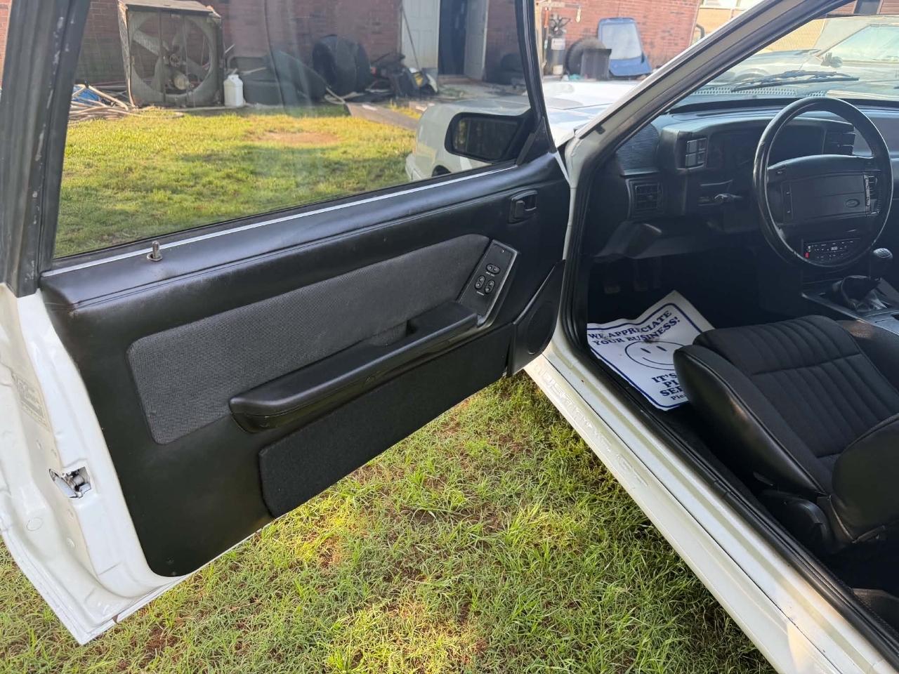 Ford Mustang GT hatchback 1991