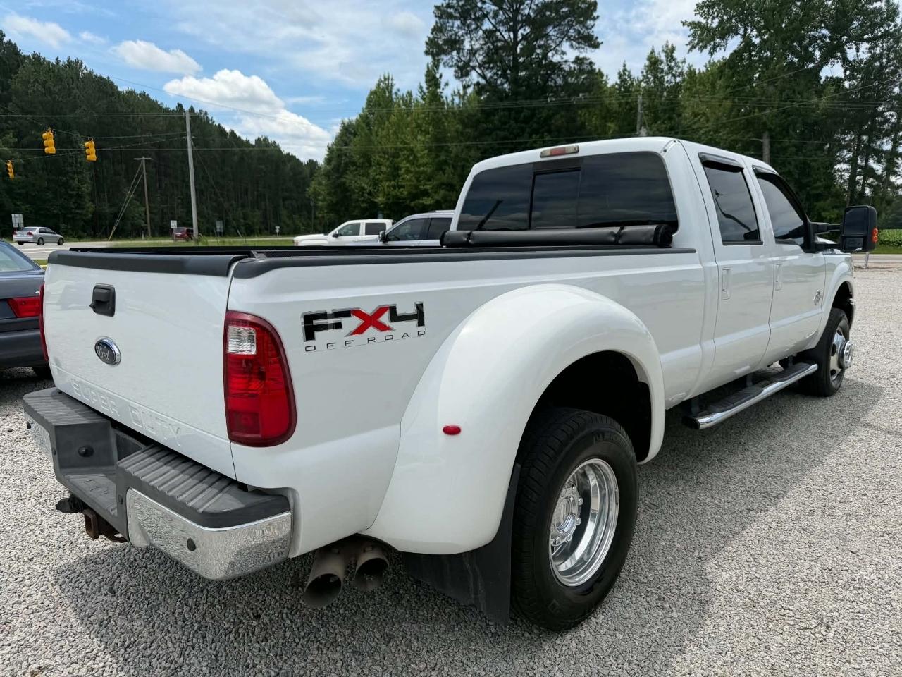 Ford F-350 SD XLT Crew Cab Long Bed DRW 4WD 2011
