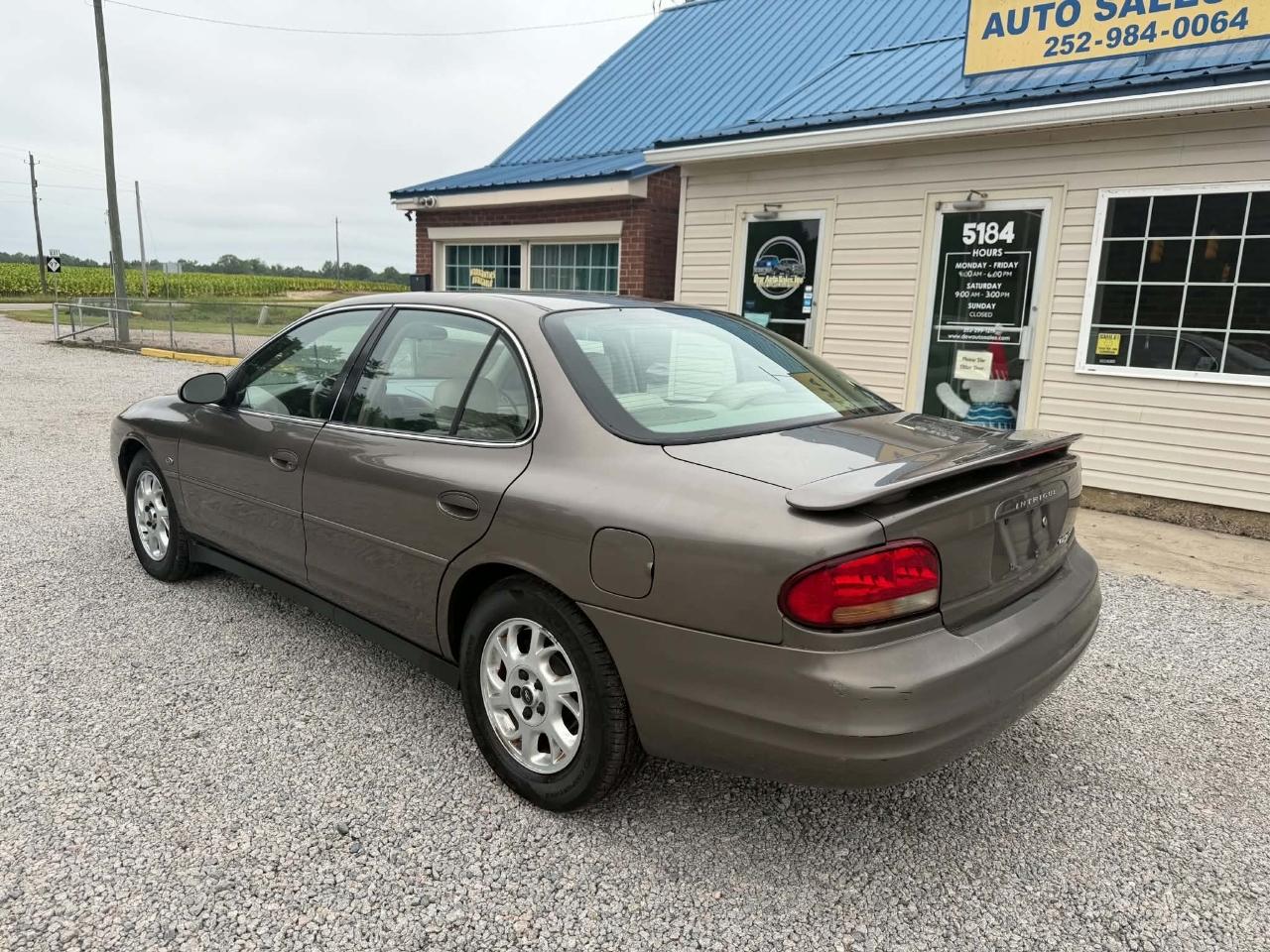 Oldsmobile Intrigue GL Sedan 2002