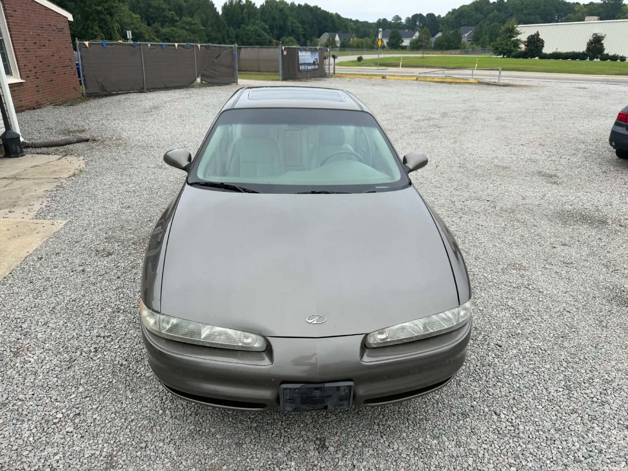 Oldsmobile Intrigue GL Sedan 2002