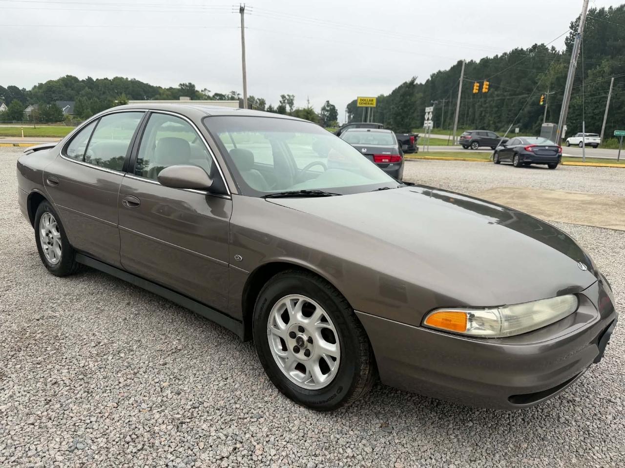 Oldsmobile Intrigue GL Sedan 2002