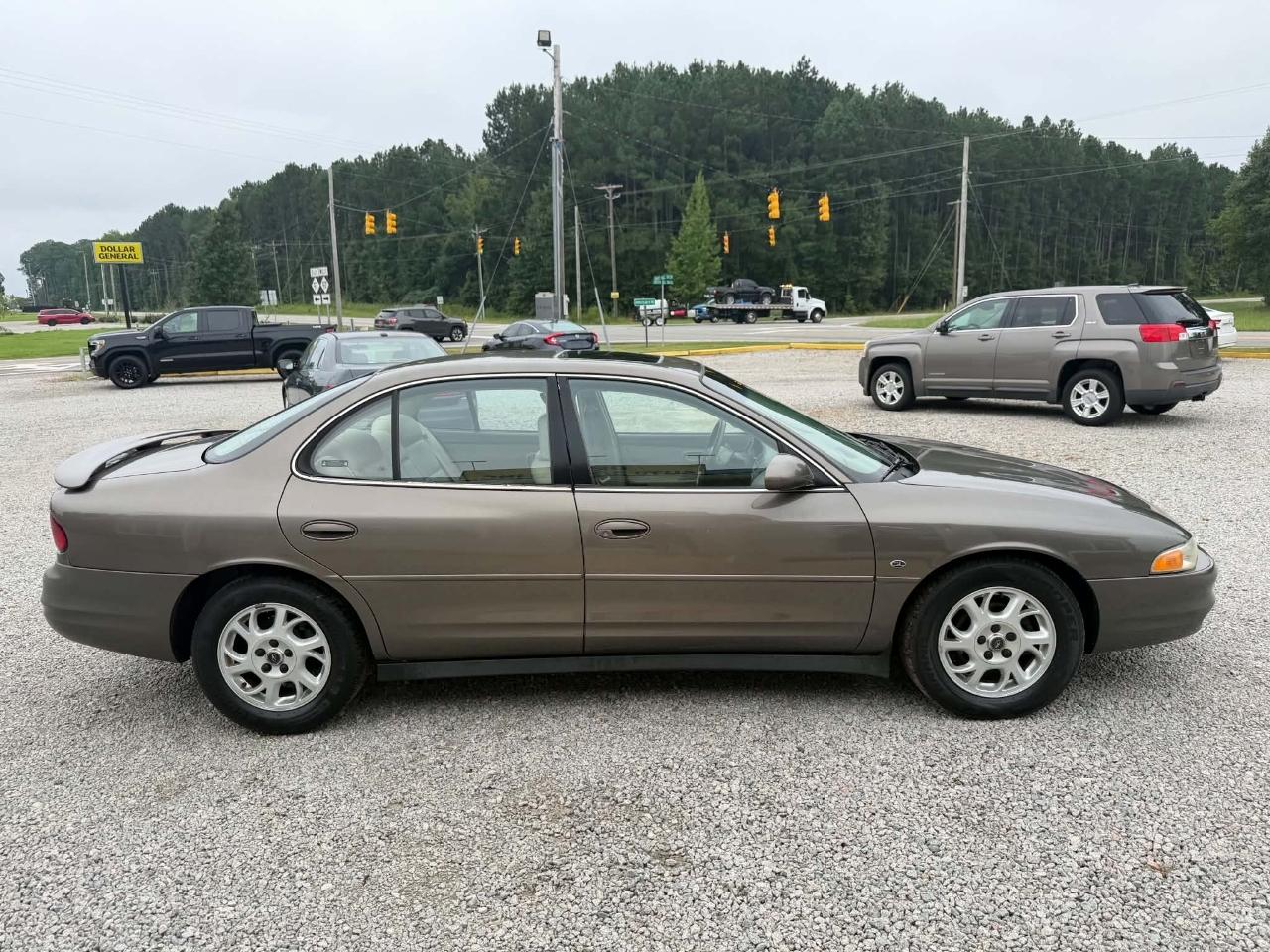 Oldsmobile Intrigue GL Sedan 2002
