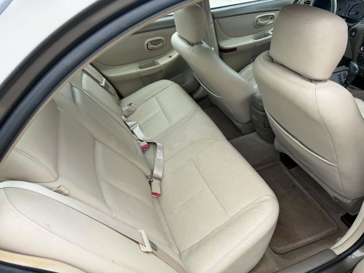 Oldsmobile Intrigue GL Sedan 2002