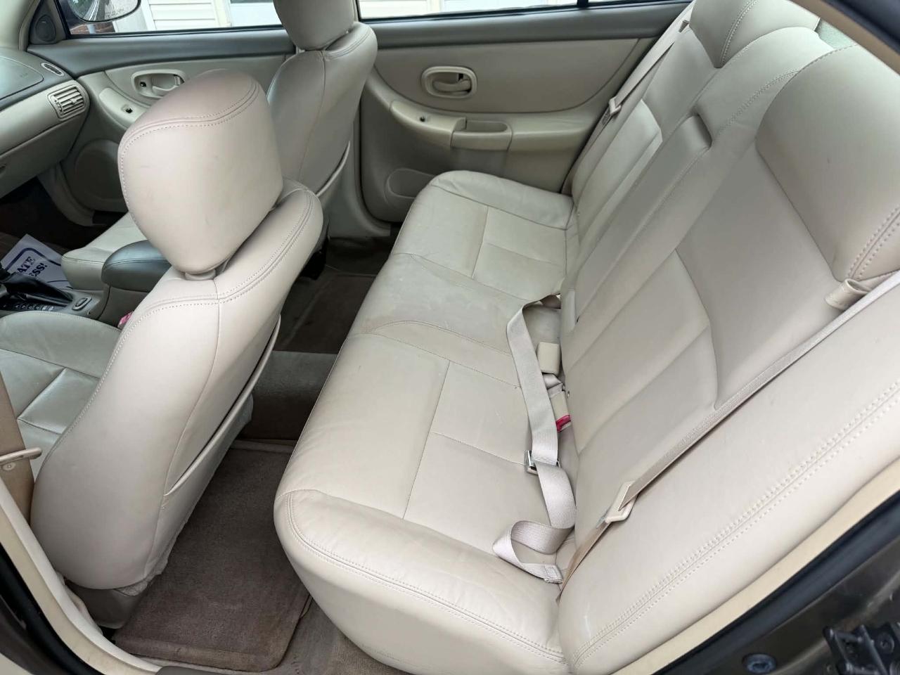 Oldsmobile Intrigue GL Sedan 2002