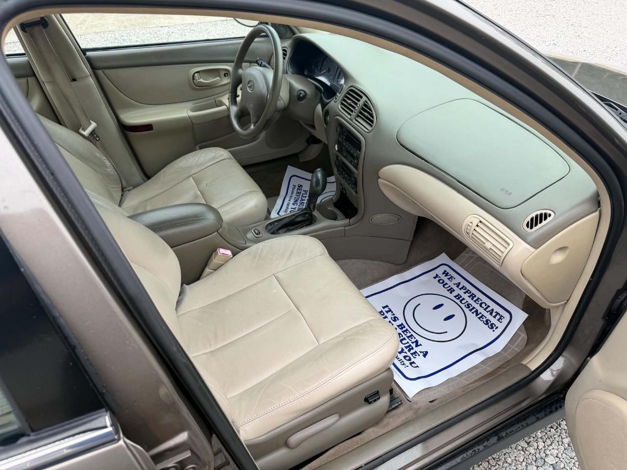 Oldsmobile Intrigue GL Sedan 2002