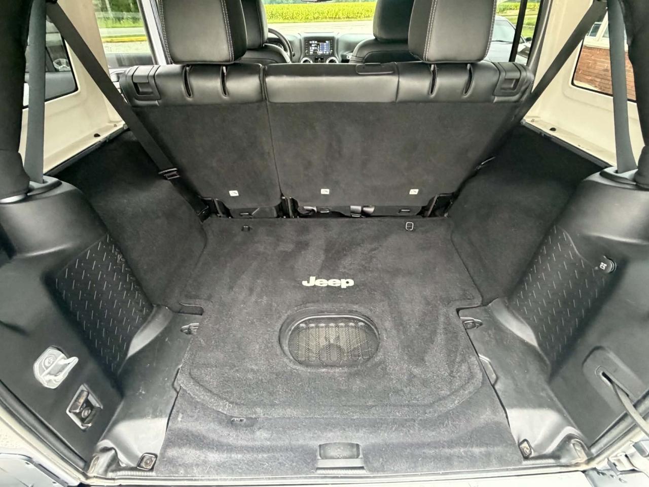 Jeep Wrangler Unlimited Sahara 4WD 2015