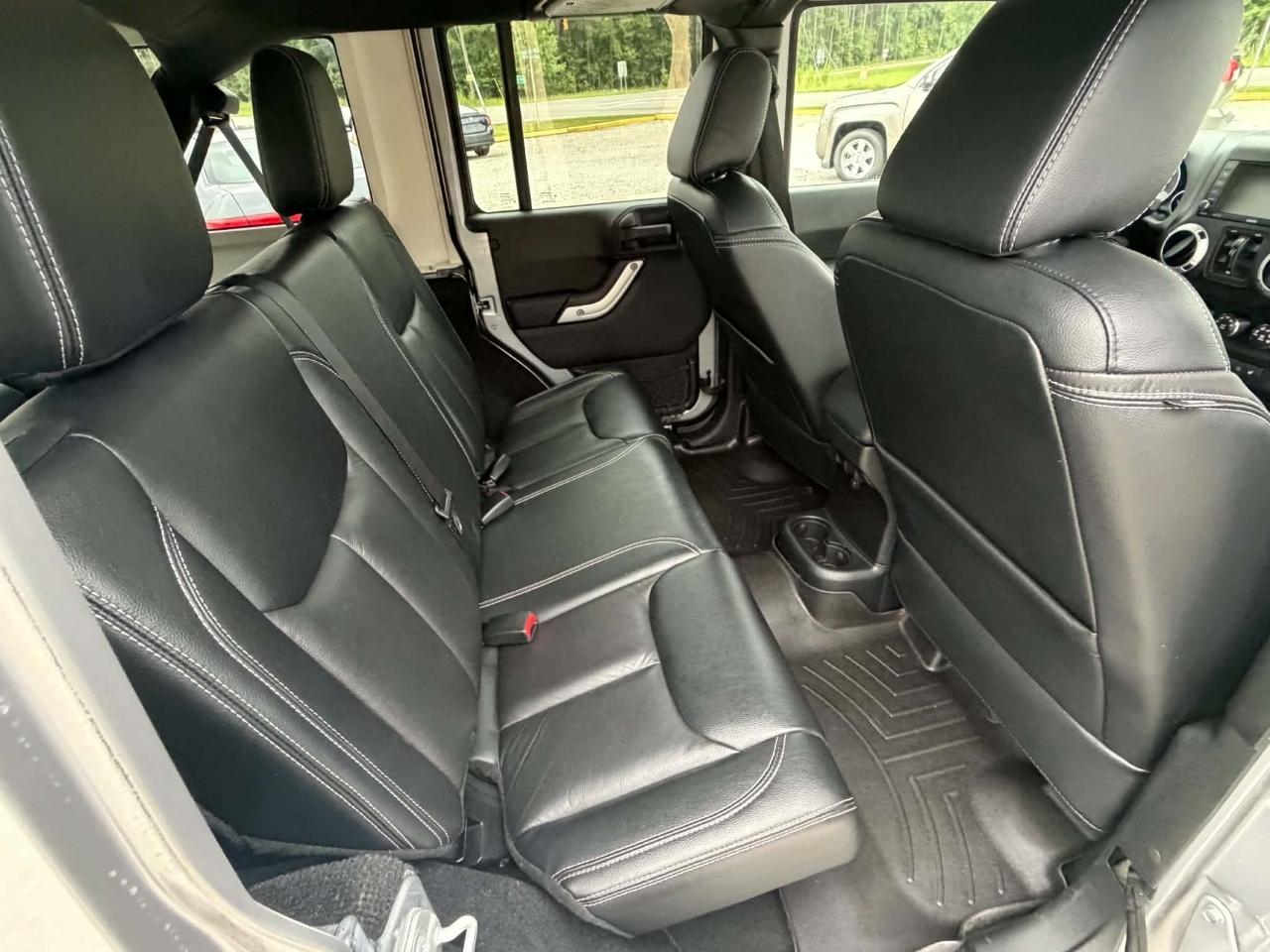 Jeep Wrangler Unlimited Sahara 4WD 2015