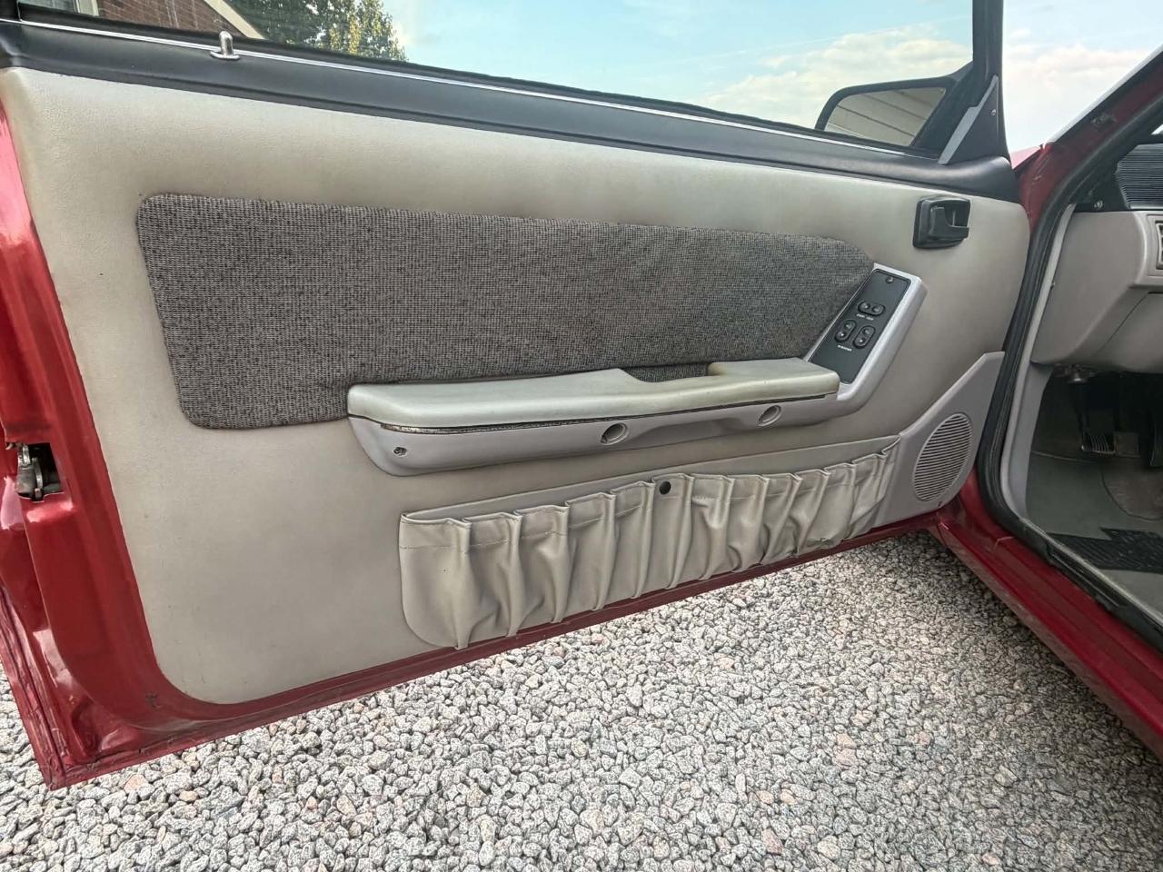 Ford Mustang LX 5.0L hatchback 1990