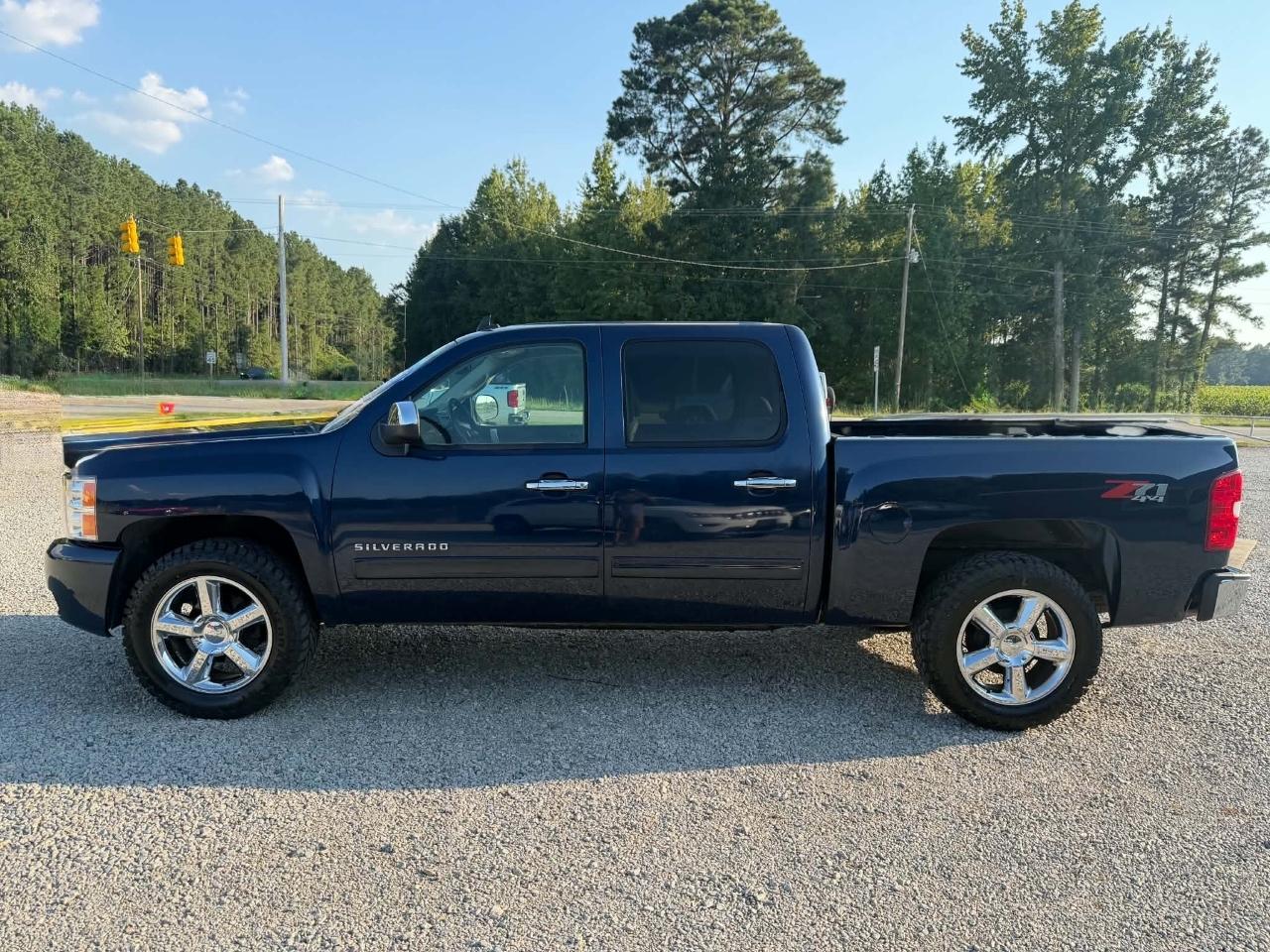 Chevrolet Silverado 1500 LT Crew Cab 4WD 2011