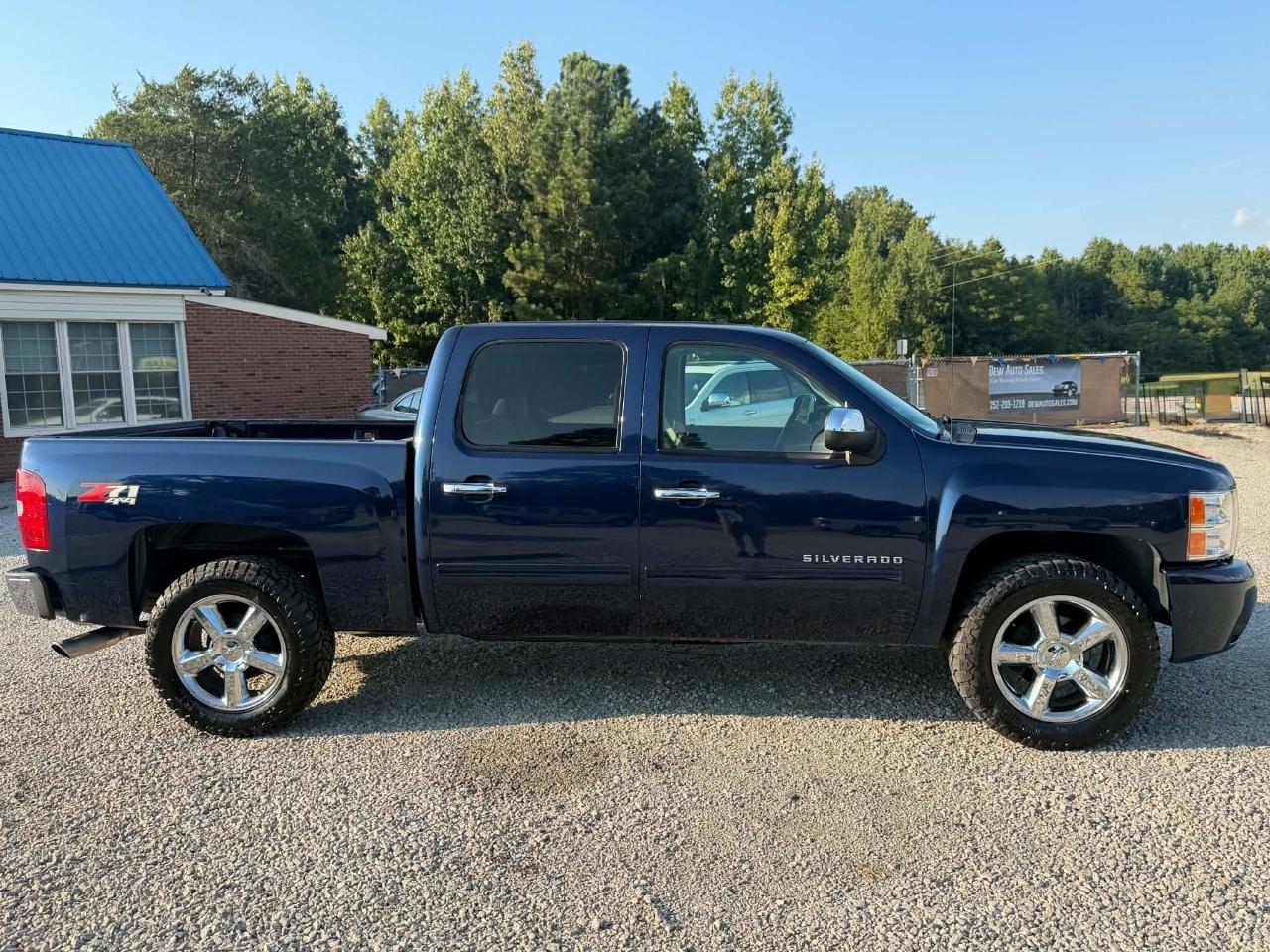 Chevrolet Silverado 1500 LT Crew Cab 4WD 2011