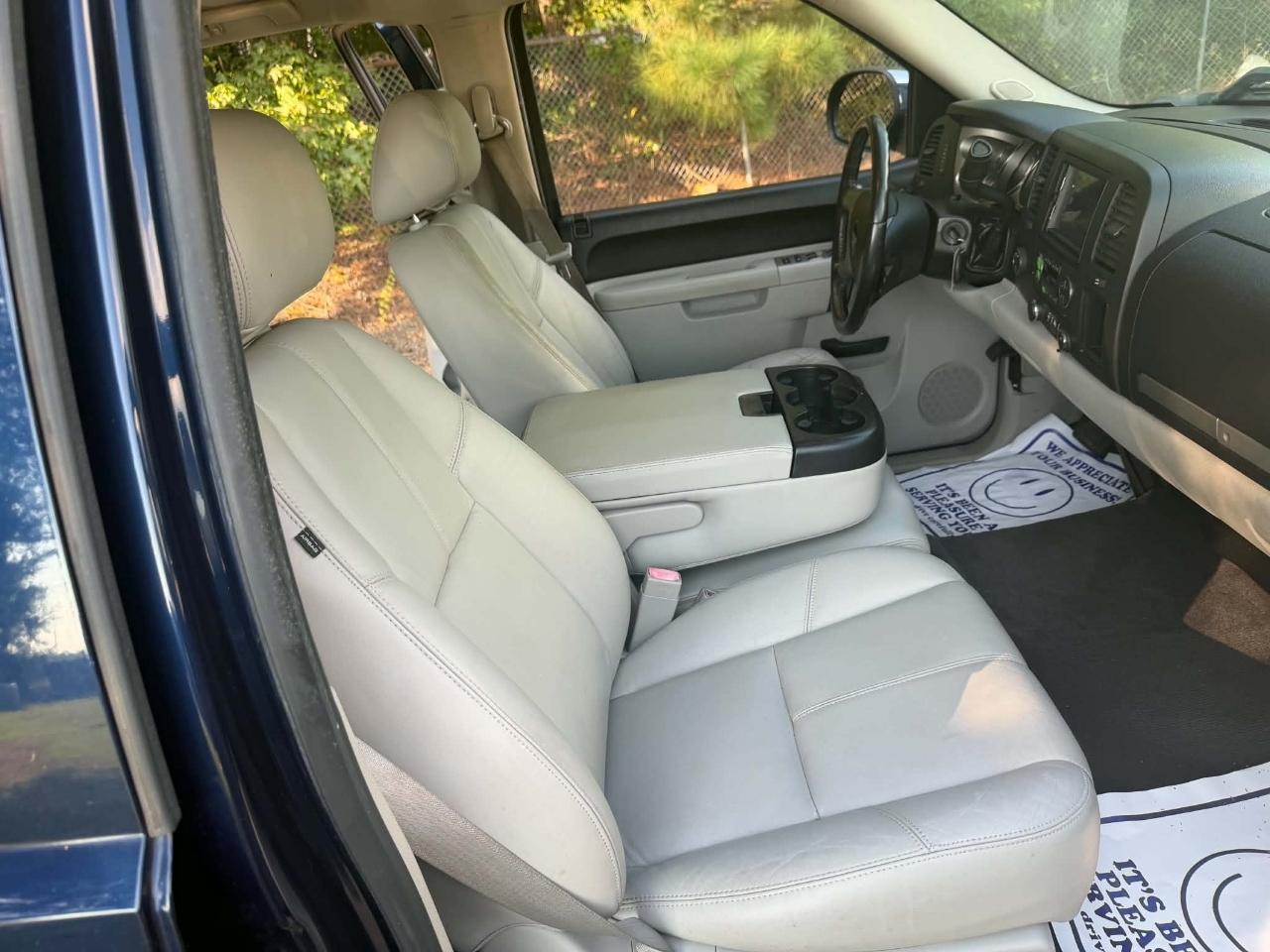 Chevrolet Silverado 1500 LT Crew Cab 4WD 2011