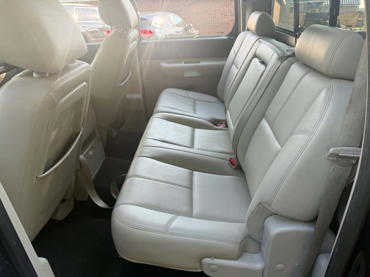 Chevrolet Silverado 1500 LT Crew Cab 4WD 2011