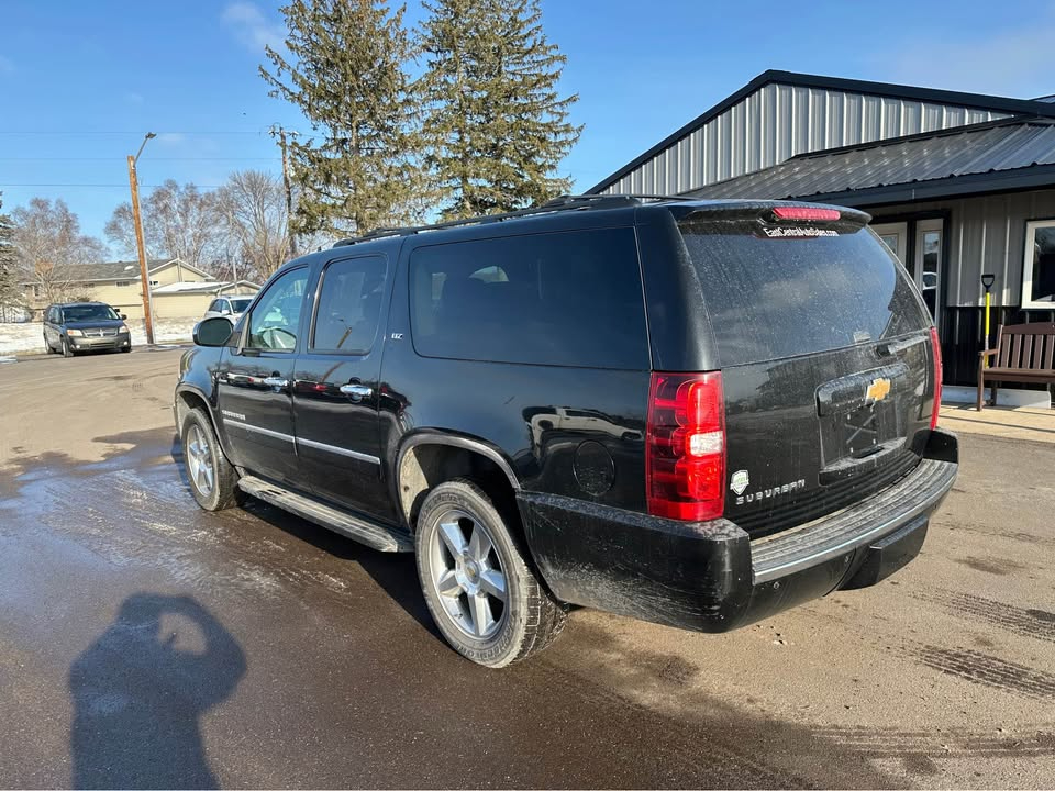 Chevrolet Suburban 4WD 4dr LTZ 2014