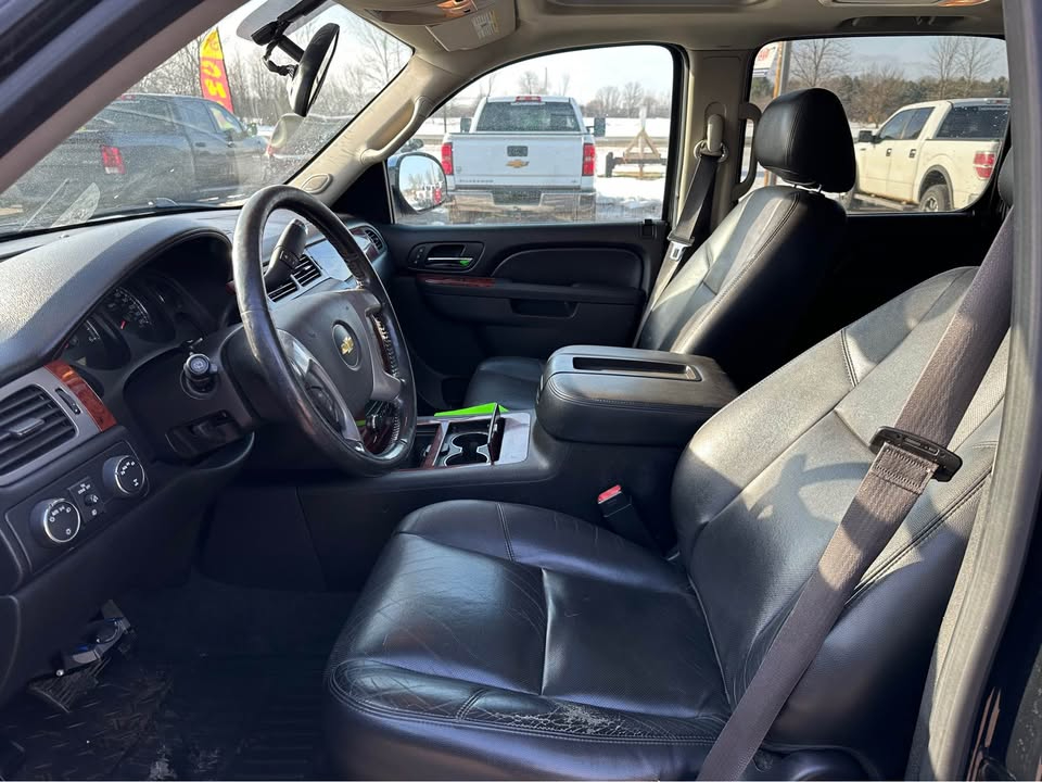 Chevrolet Suburban 4WD 4dr LTZ 2014