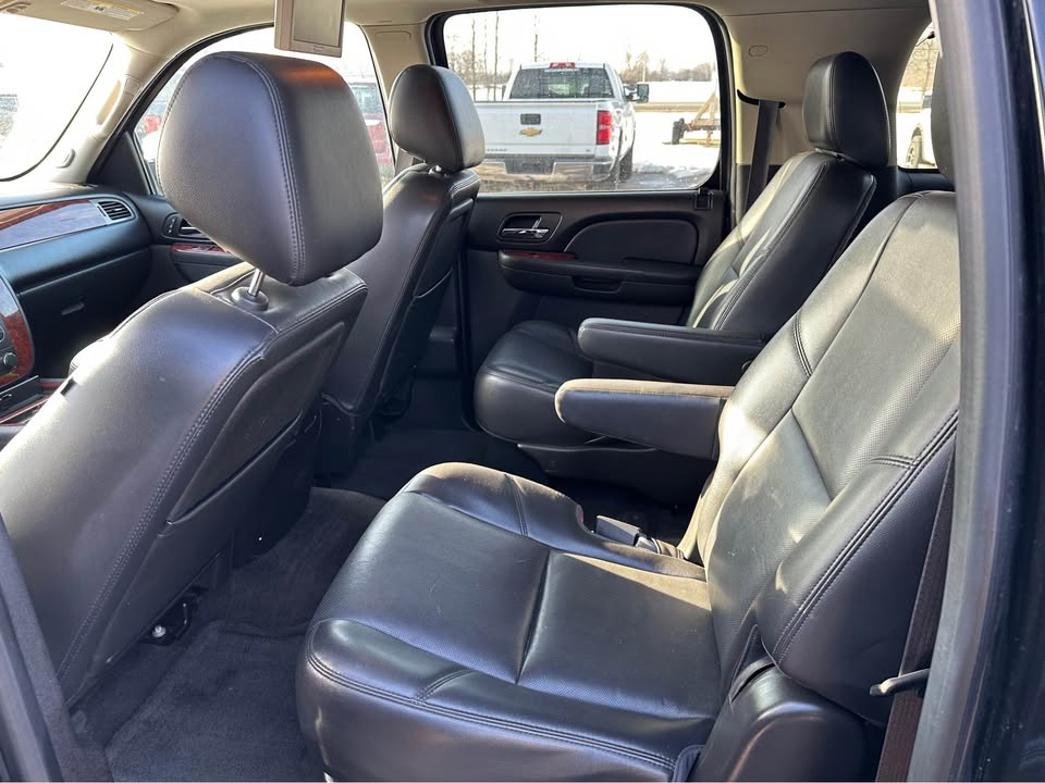 Chevrolet Suburban 4WD 4dr LTZ 2014